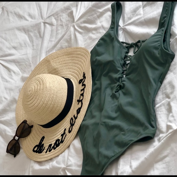 “Do not Disturb” floppy Sun Hat - Picture 3 of 5